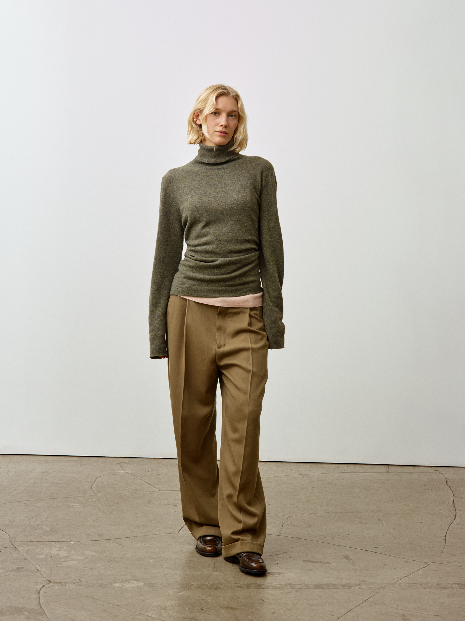 Lav No. 2 w/ turtleneck
