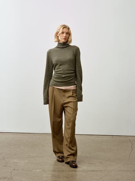 Lav No. 2 w/ turtleneck