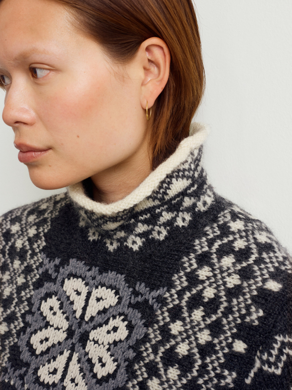 Saga - Women's turtleneck with embroidery O.A.D.